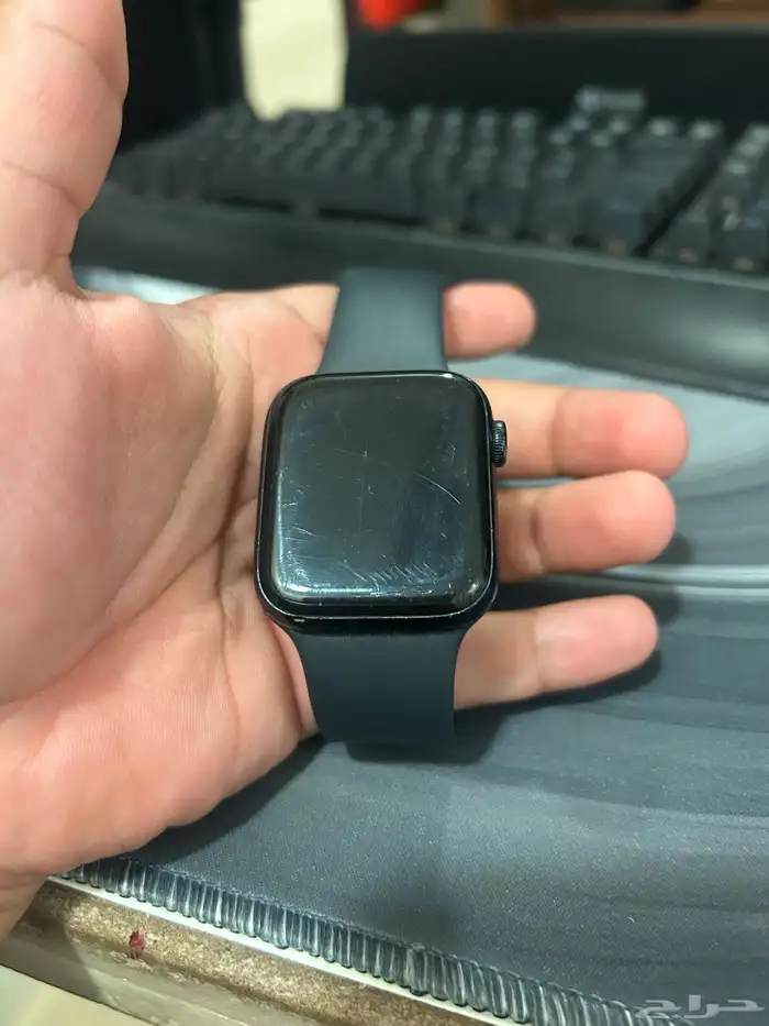 ساعة ابل se 2