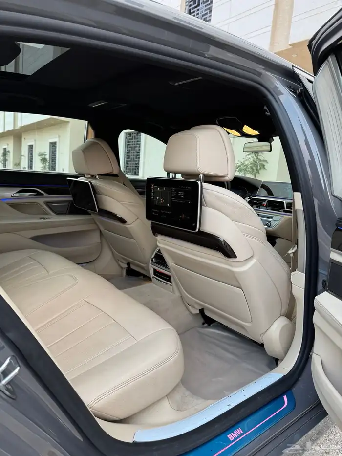 بي ام 730 فل كامل 16