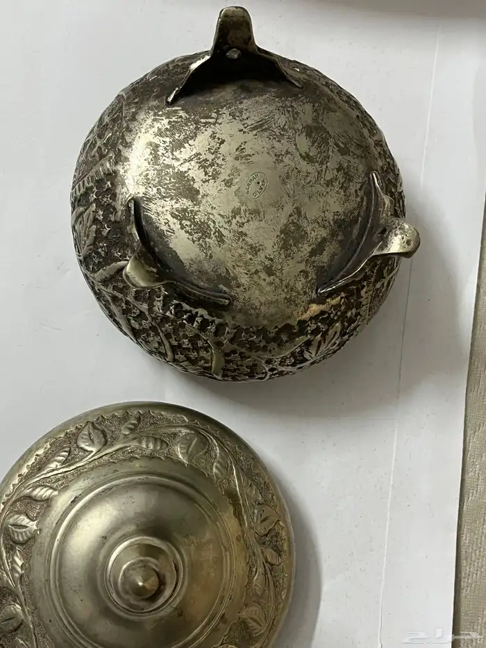 علبة تراثية معدن مطلية قضة 2