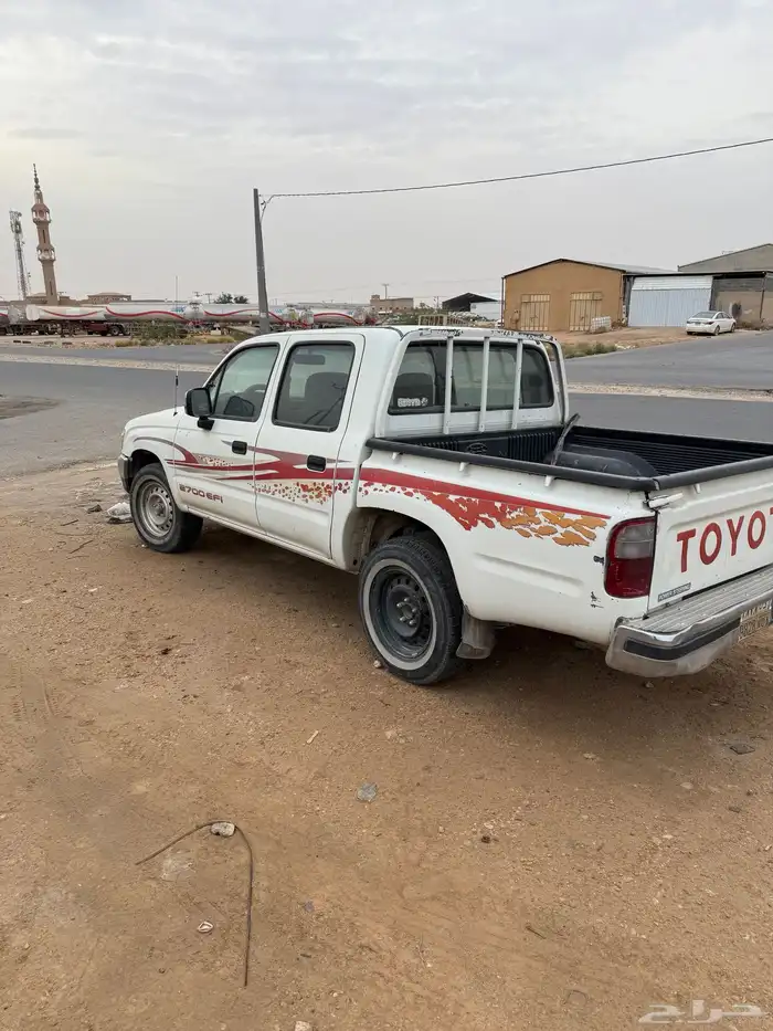 هايلوكس 2002 ديزل مخبطة للبيع 4