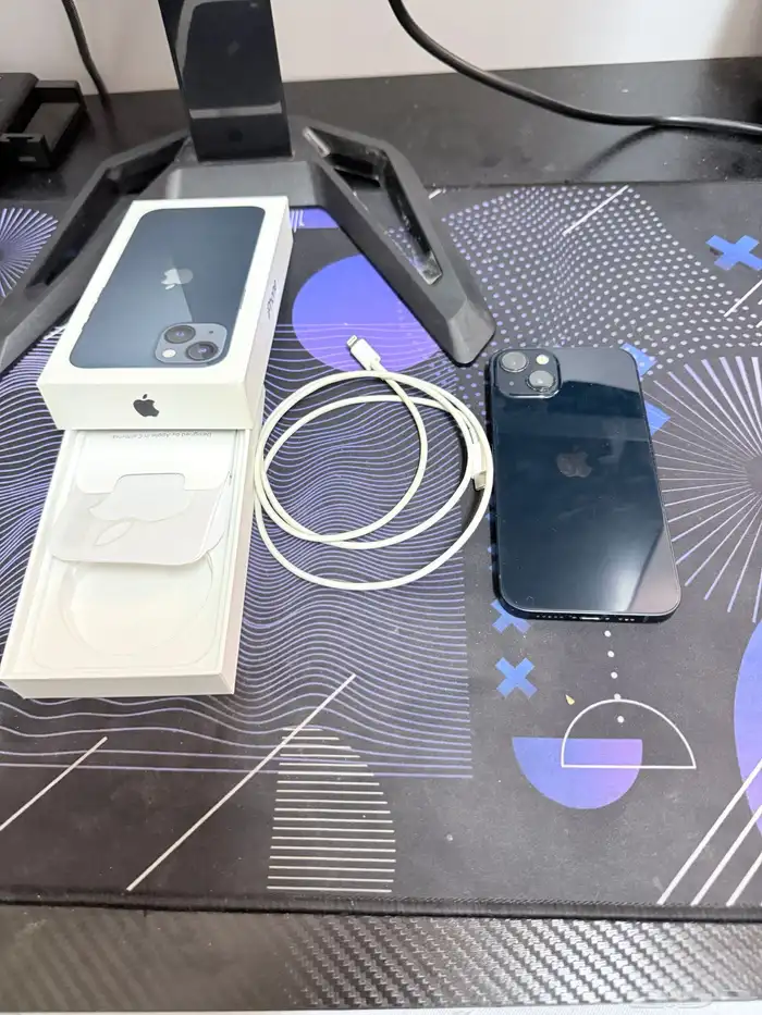 ايفون 13 عادي 128 GB 8