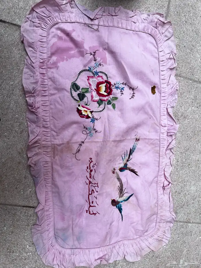 بشت تراثي نظيف جدا جدا بس يبي له كوي 1