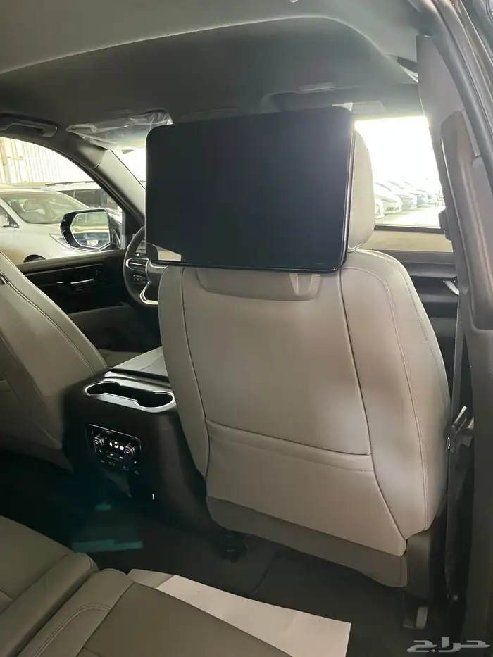 يوكن 2025 الفيشن ممشى قليل الجميح 38