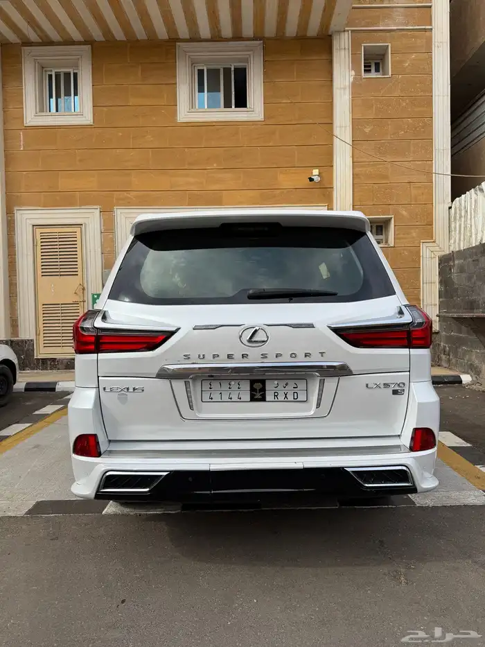لكزس 2018 LX ابيض داخلي احمر نضيف 7