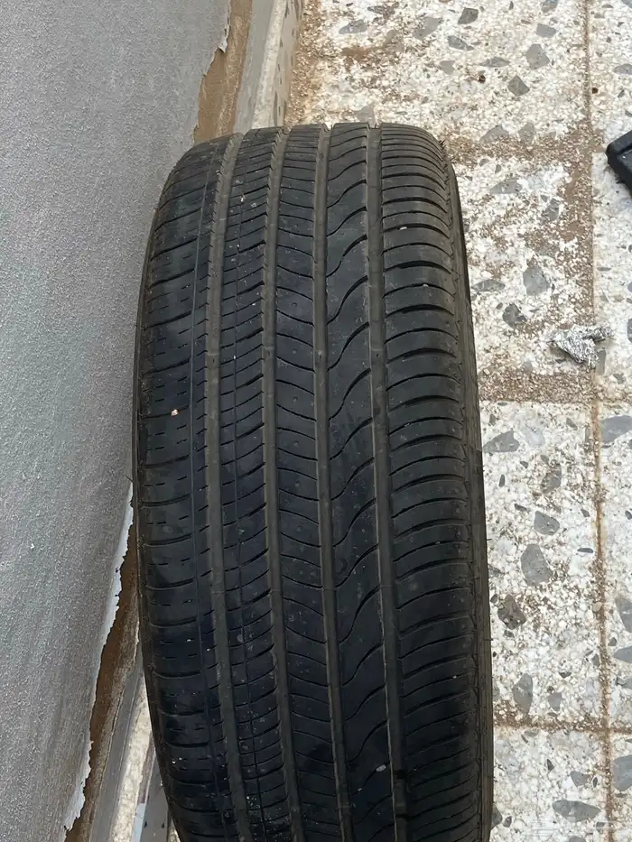 كفرات جنط 17 حالتها جيده جدا واحد كوري وواحد صيني 1