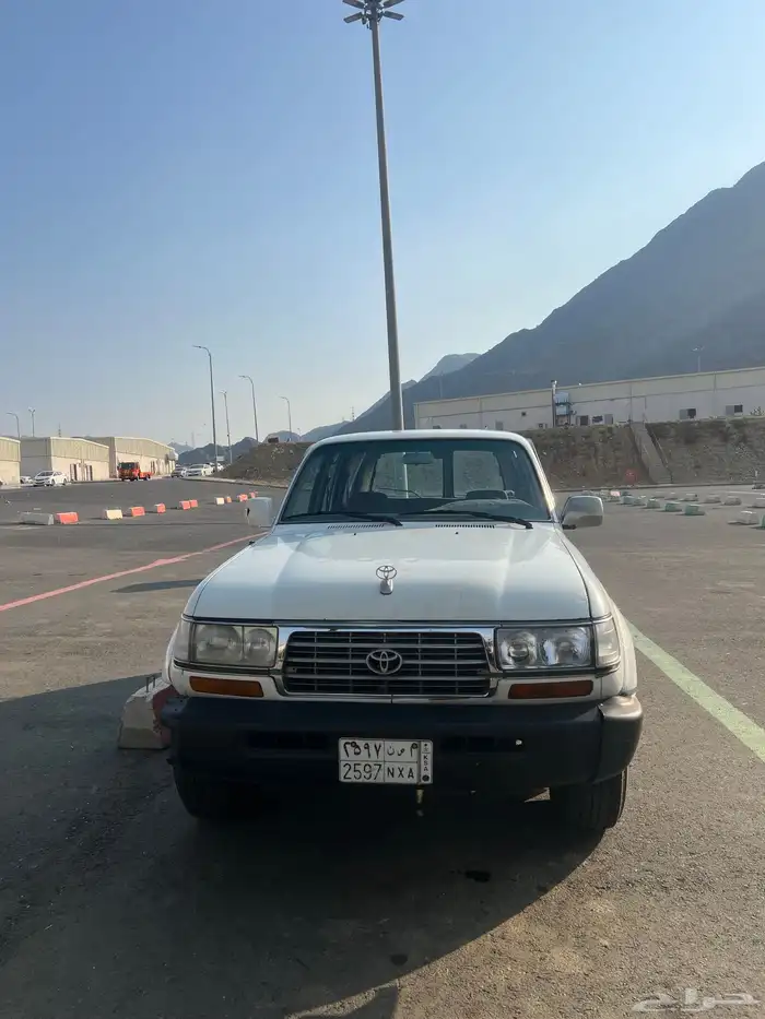 صالون مديل 97 3