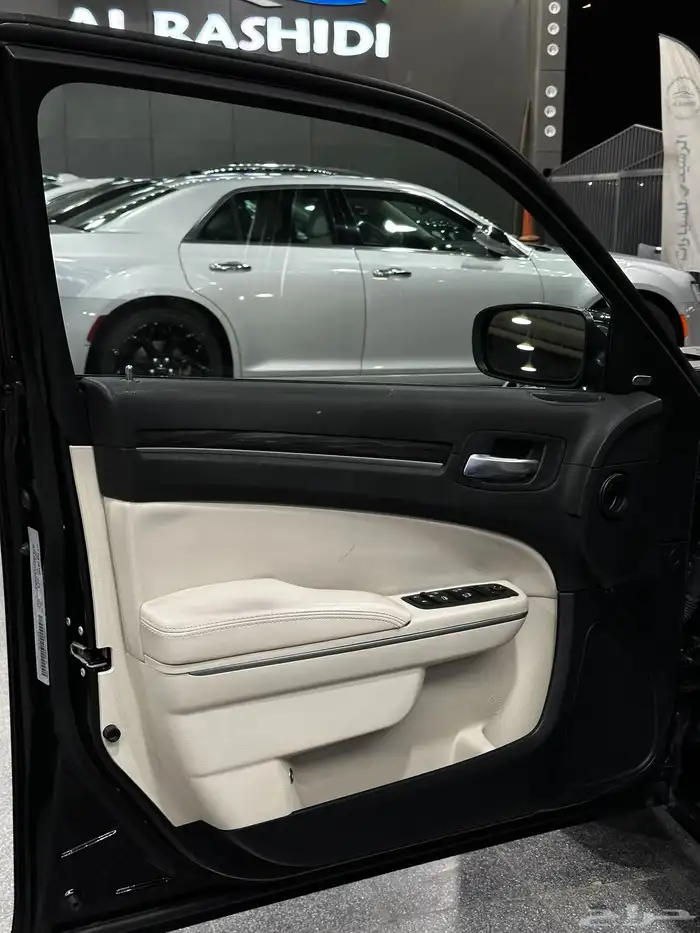 كرايسلر C300 نص فل 2021 هيمي V8 5.7 معرض(الرشيدي) 26