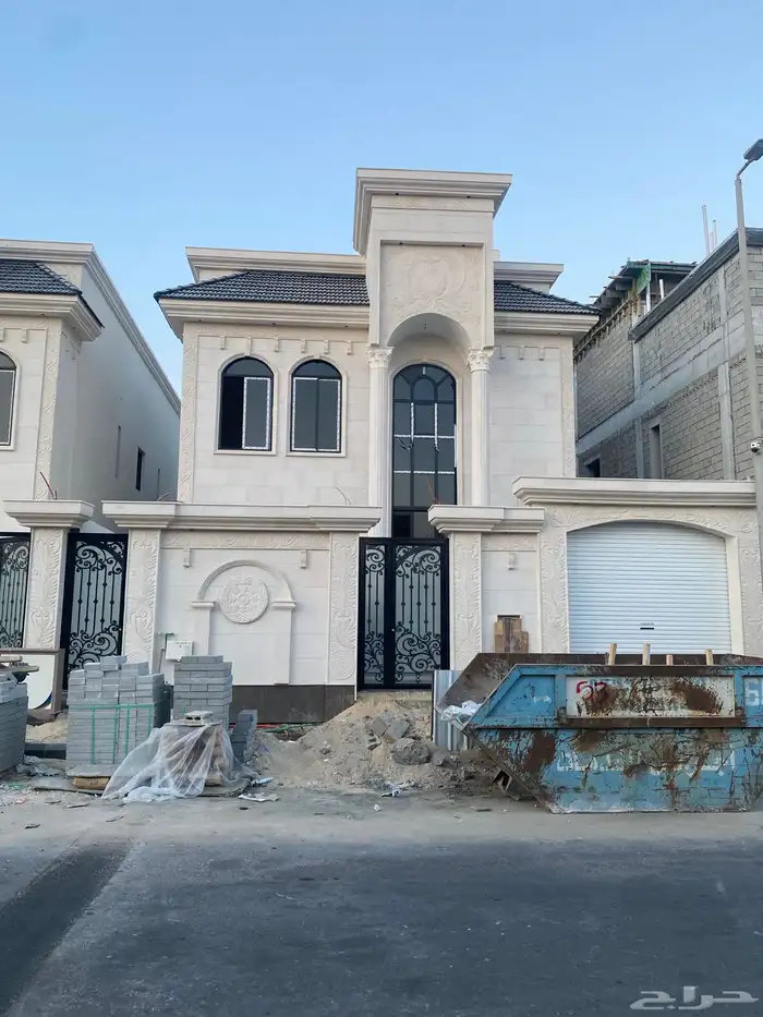 فلتين جديدة للبيع في العزيزية حي الصواري 1