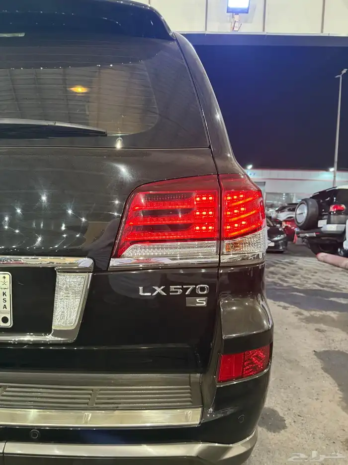 لكزس2014 اسود ماشي قليل .120الف 11