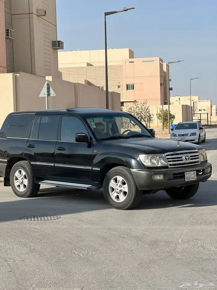 جي اكس آر لاند كروزر 2006 3