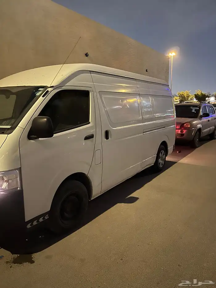 إيجار باص تويوتا بضاعة 2