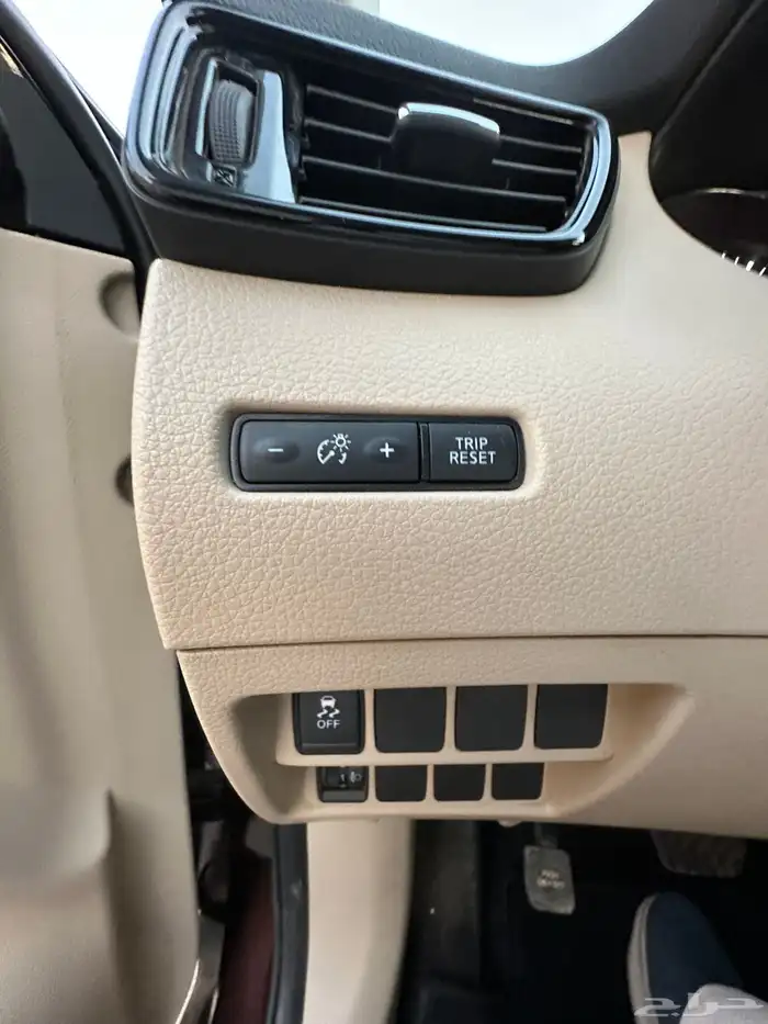 نيسان اكس تريل 2021 نص فل نظيف للبيع 16