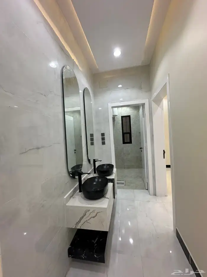 للبيع روف علوى بمدخل سياره مكون من 9 غرف بخميس مشيط 3