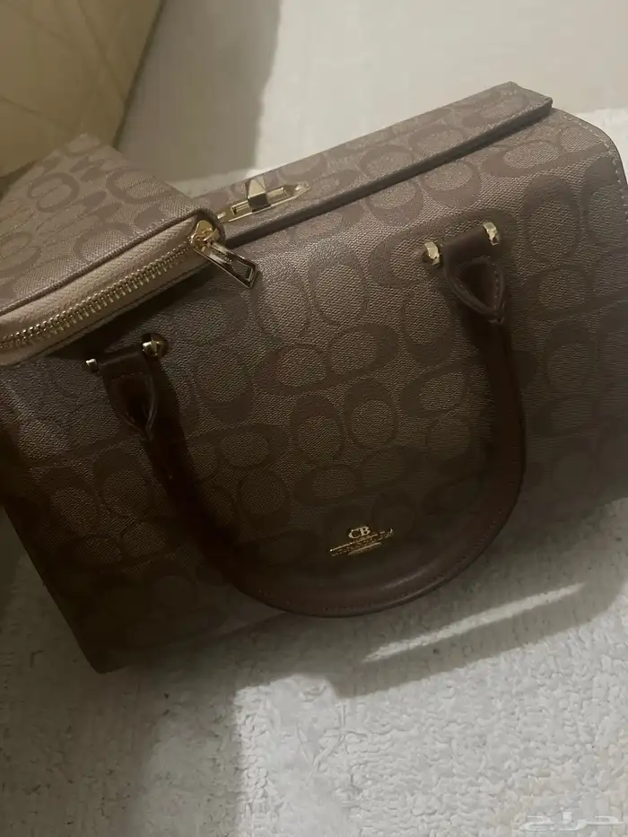 للبيع شنطتين 0