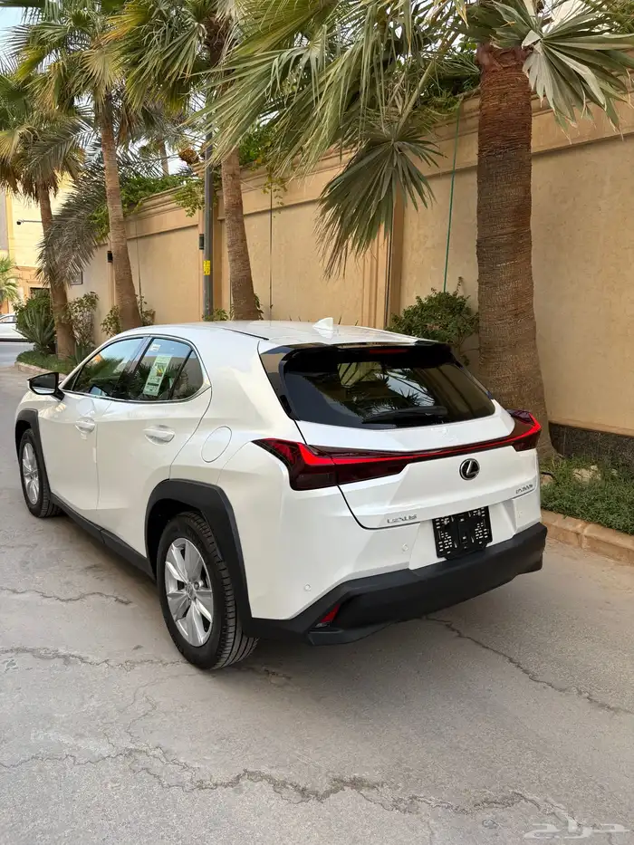 لكزس جديد New UX 300h 2024 ( عرض نهاية العام ) 1