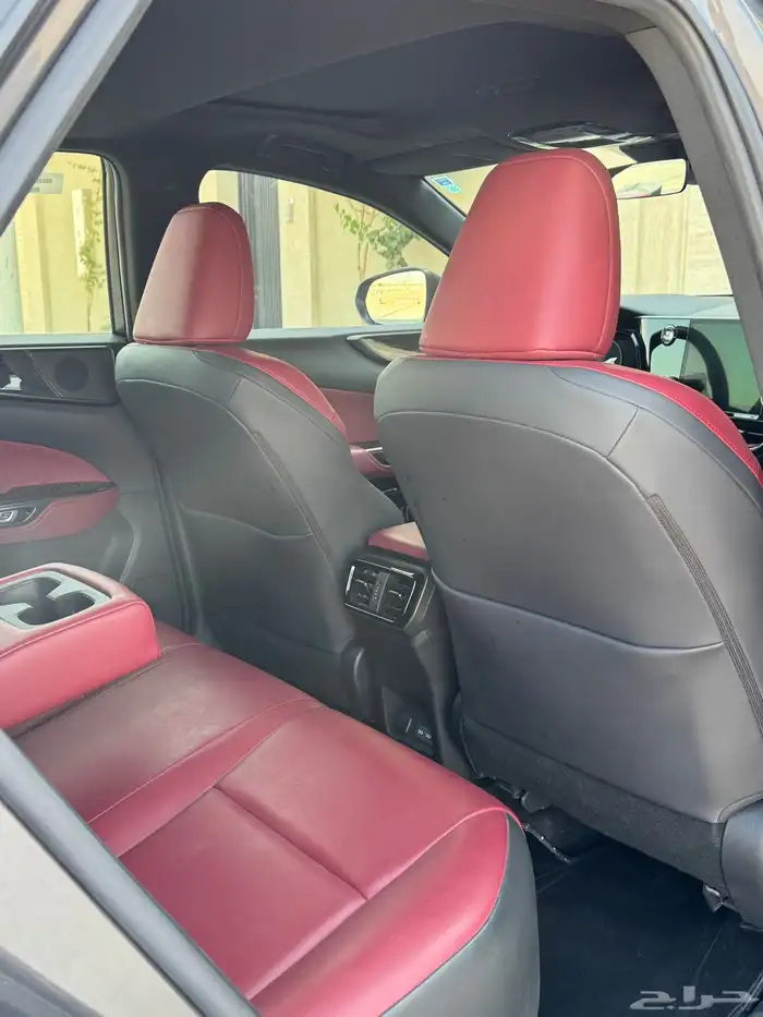 لكزس NX عبداللطيف جميل 350 14