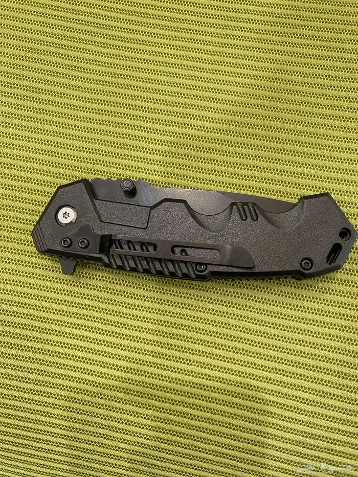 سكين صناحه امريكيه حده وخفيفه ولها تأمين أثناء الفتح 3