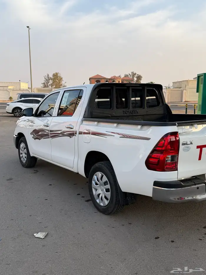 هايلوكس2023بنزين 6