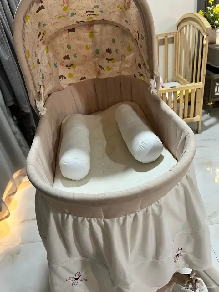سرير مواليد نظف جدا شبه جديدماركه معروفه ماركت mamaLoE 5