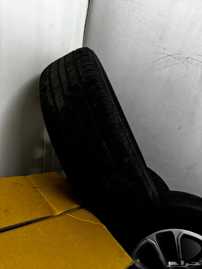 جنوط وكالة موبار مع كفرات 255 70 18 نظيفة جدا 5