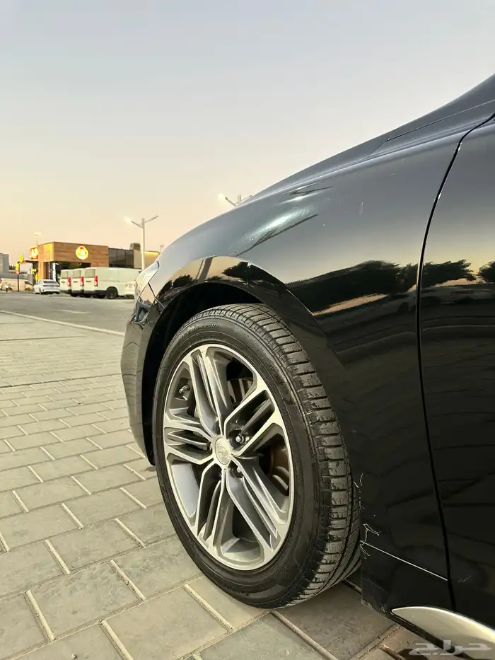 ازيرا 2019 للبيع او البدل بالحالة الراهنه 21