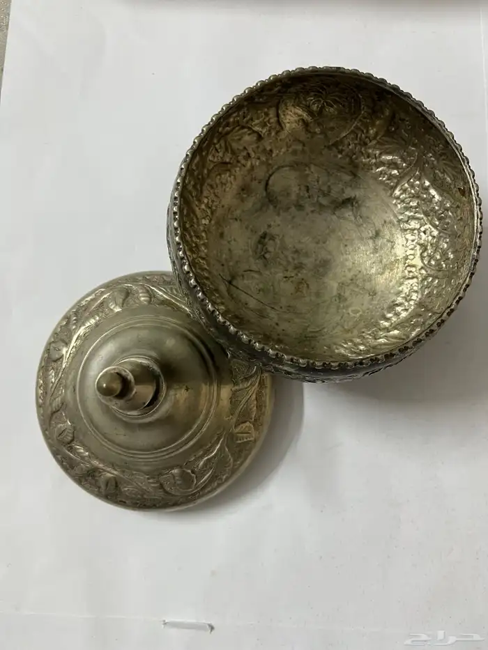 علبة تراثية معدن مطلية قضة 6