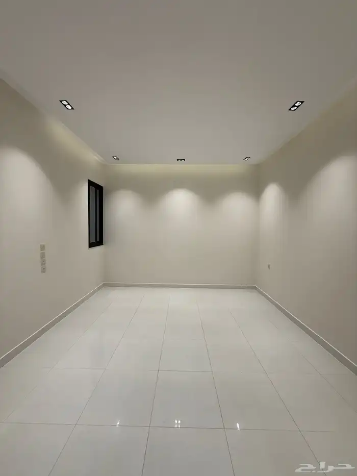 للبيع شقق أرضيه وشقق علويه بحي المعارض طريق ابها الخميس 18