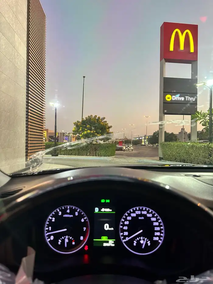 ازيرا 2019 للبيع او البدل بالحالة الراهنه 2