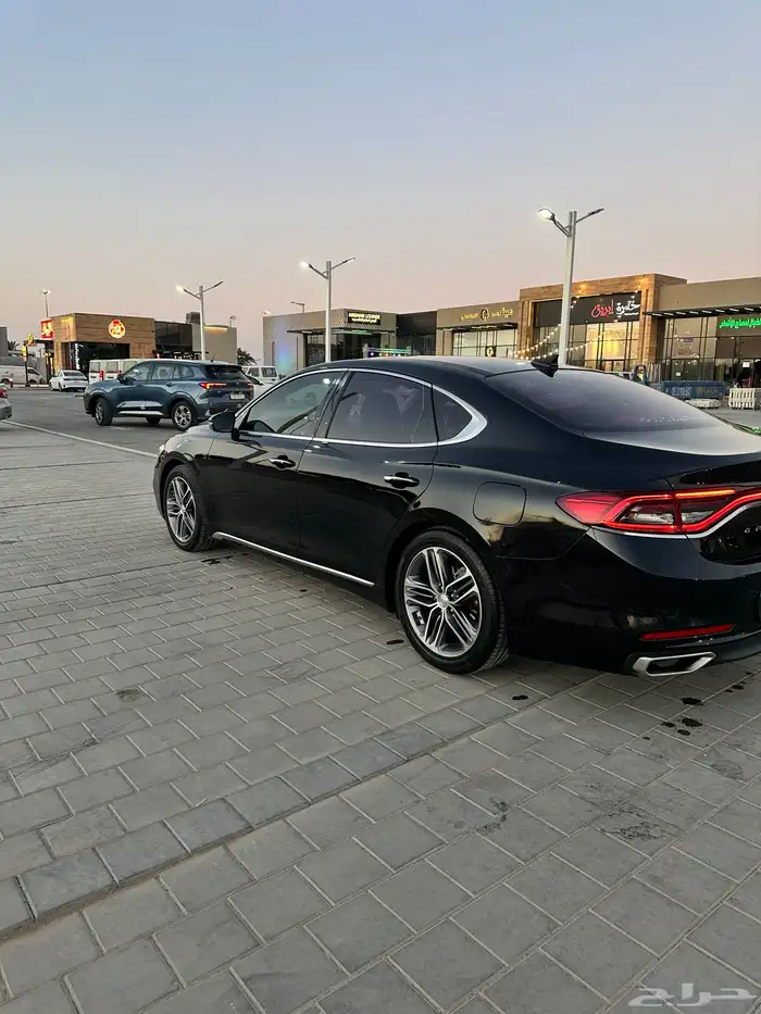 ازيرا 2019 للبيع او البدل بالحالة الراهنه 40