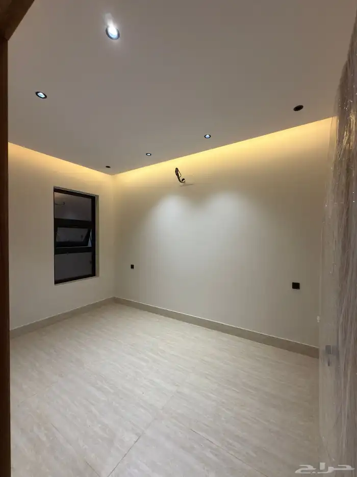 للبيع فلل مودرن دورين وملحق بتصميم عصري طريق المحاله 29