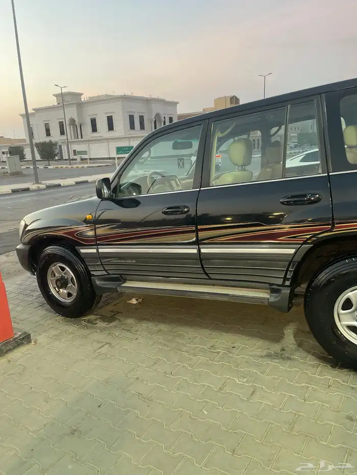 جيب لاندكروزر 2005 4