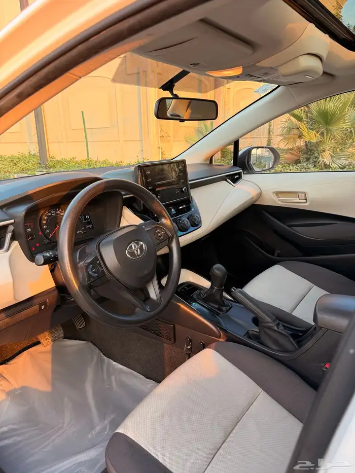 للبيع كورلا 2020 فتحة 2.0 مالك اول 14