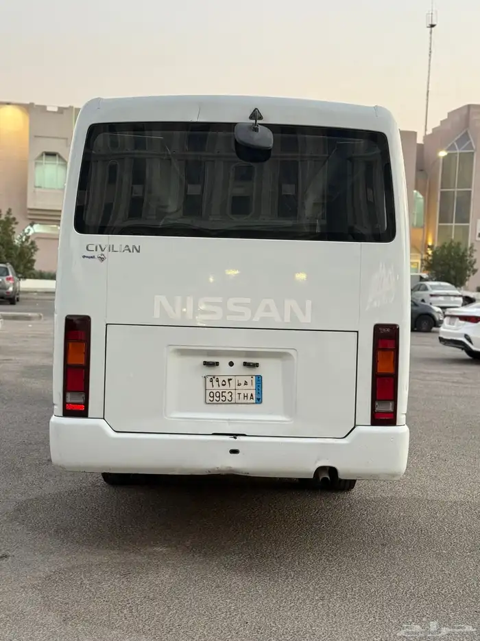 باص نيسان كوستر 2014 ديزل 30 راكب نضيف 10