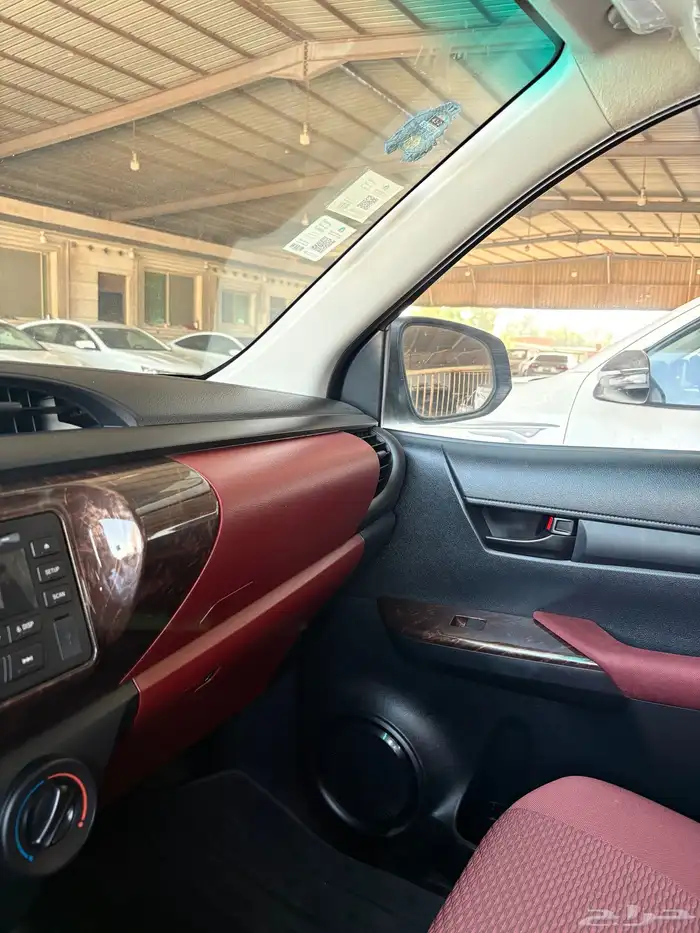 هايلوكس 2018 مرفق معها مجموعة هايلوكسات مخزنه 15