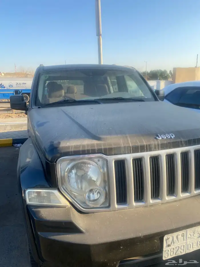 جيب شيروكي ليبارتي موديل 2011 6