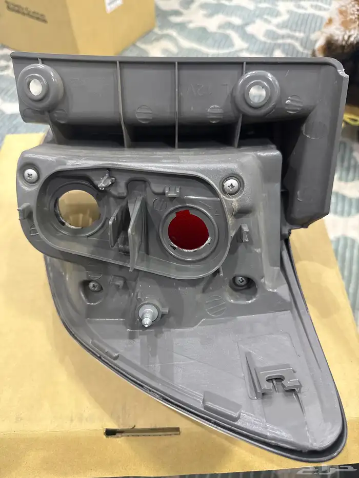 اسطبات فورشنر موديل 2015 رفرف تجاري نظيفه جدا  جدا  للبيع 2