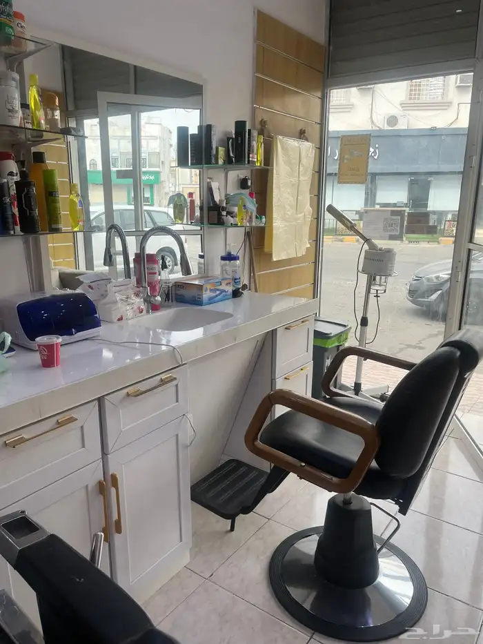 فرصة محل حلاق رخيص للتقبيل اجاره ب 800 الشهر موقع ممتاز 0