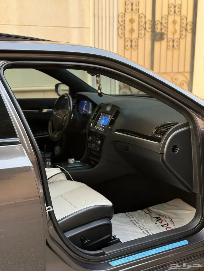 للبيع كرايزلر 2021 S 10