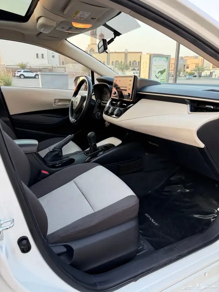 للبيع كورلا 2020 فتحة 2.0 مالك اول 9