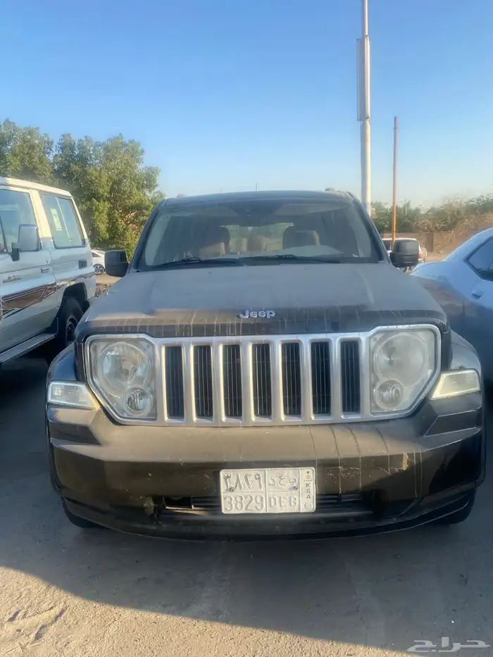 جيب شيروكي ليبارتي موديل 2011 8