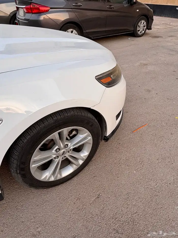 فورد تورس 2015 ابيض 6 سلندر 4