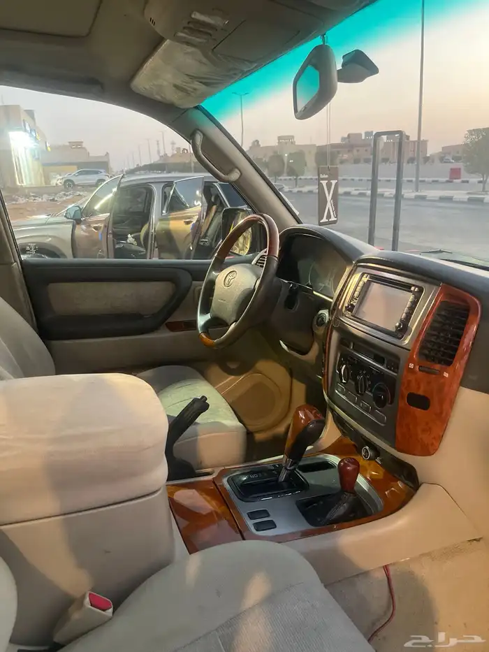 جيب لاندكروزر 2005 6