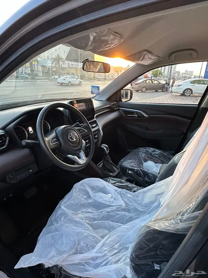 تويوتا أوربان كروس GL 19