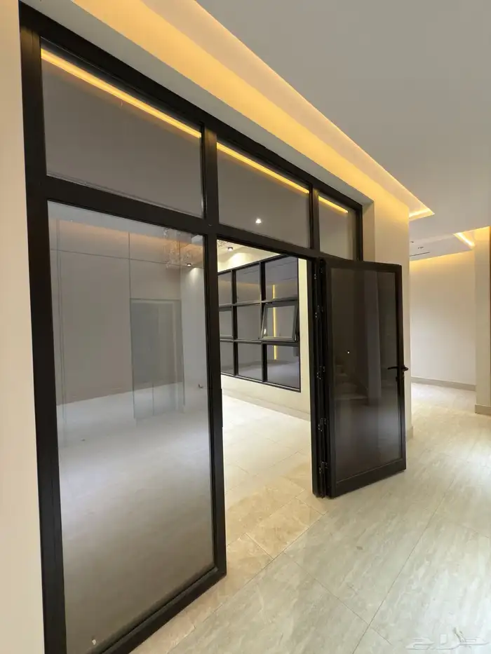 للبيع فلل مودرن دورين وملحق بتصميم عصري طريق المحاله 13