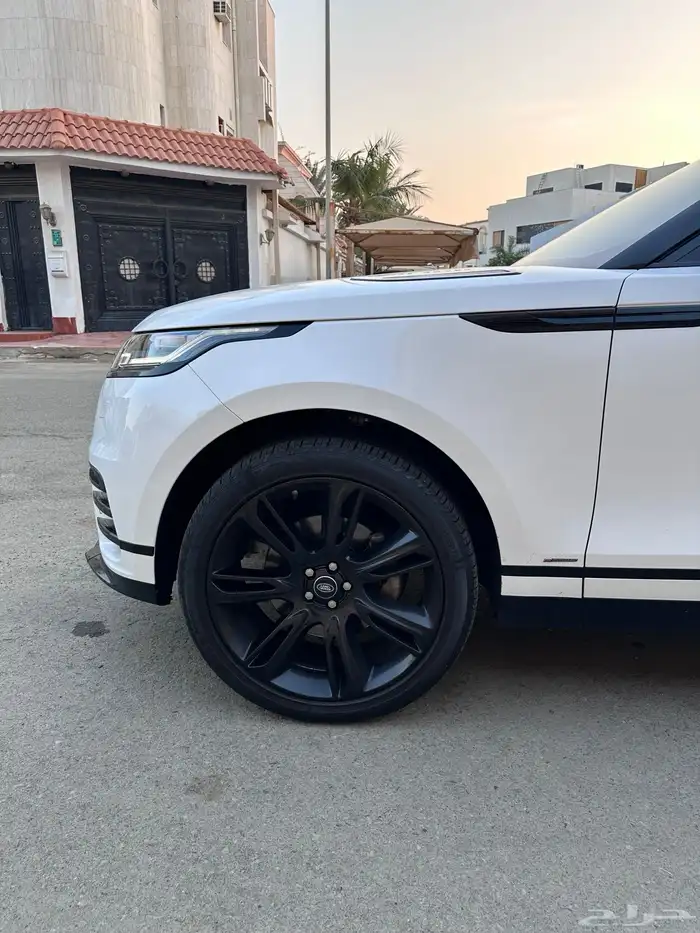 لاند روفر فيلار2020 12