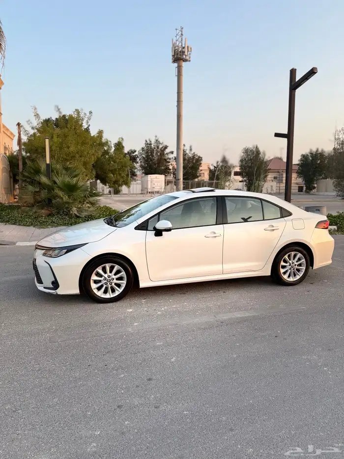 للبيع كورلا 2020 فتحة 2.0 مالك اول 3