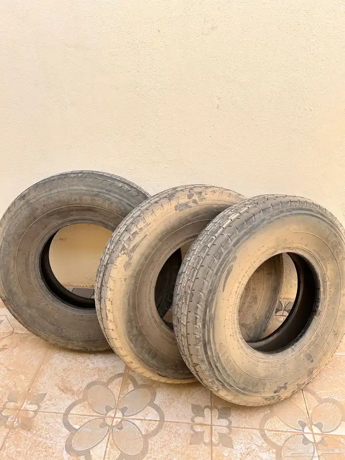 كفرات شاهين صيني مقاس 16 شبه جديده 0