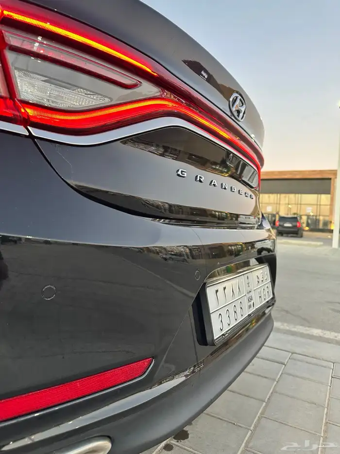 ازيرا 2019 للبيع او البدل بالحالة الراهنه 39