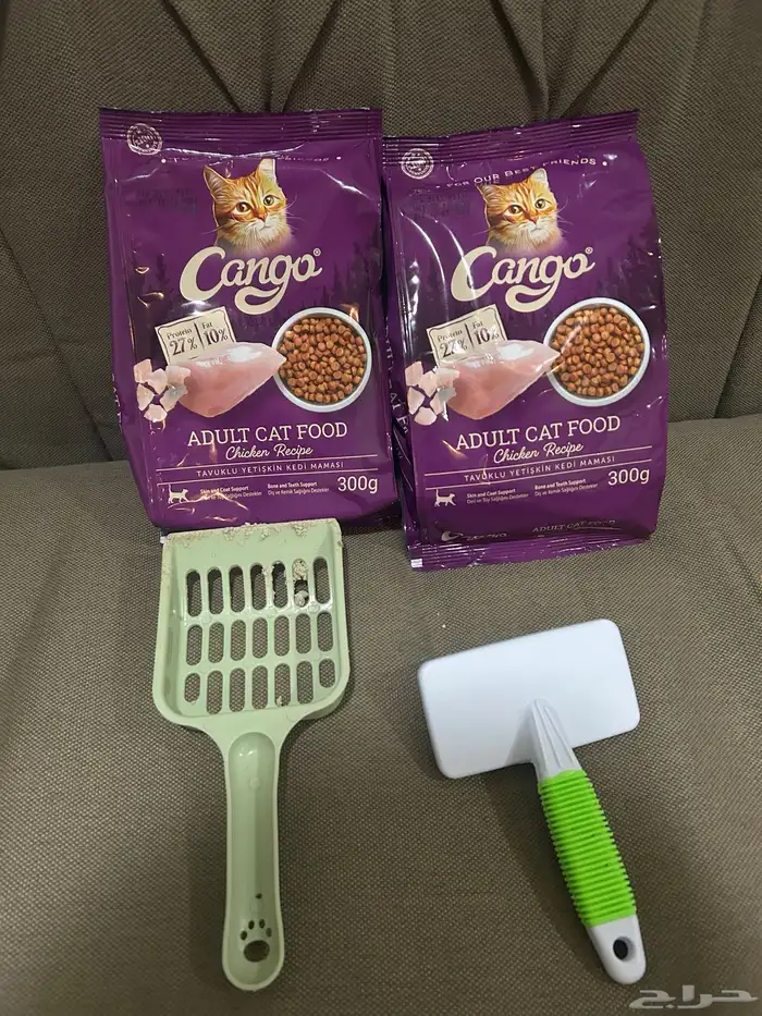 أغراض قطط نضيفه بس كيس الأكل انفتح بس ما أناخد منه شي 0