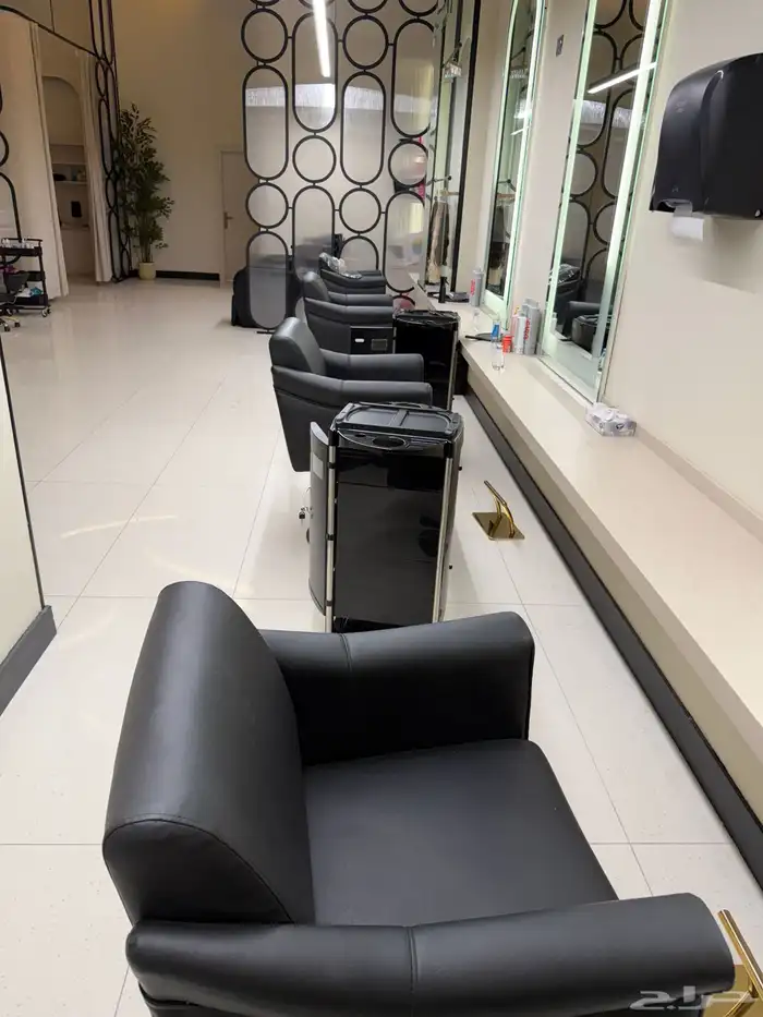 للتقبيل صالون نسائي 24